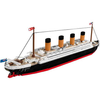 R.M.S. Titanic Liner