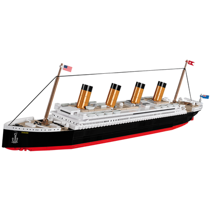 R.M.S. Titanic Liner